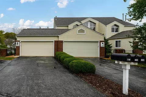 1768 Highview Circle Ct, Ballwin, MO 63021 photo 2