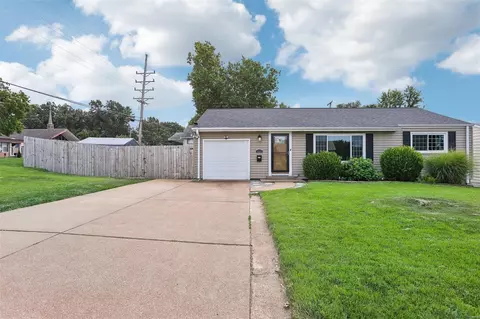 6300 Kingsway Dr, Saint Louis, MO 63123