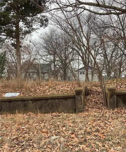 611 N 6th St, Poplar Bluff, MO 63901