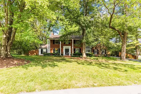 26 The Orchards Ln, Olivette, MO 63132