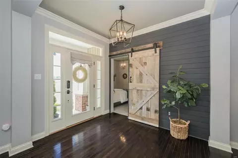 Entry Way - 200 Toussaint Landing Dr, O'fallon, MO 63368 photo 2 of 4