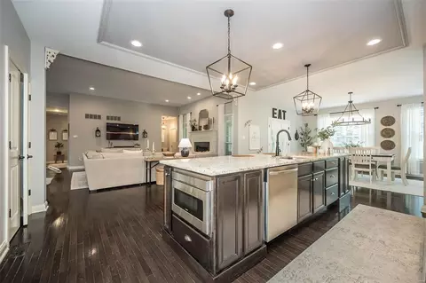 Kitchen - 200 Toussaint Landing Dr, O'fallon, MO 63368 photo 2 of 3