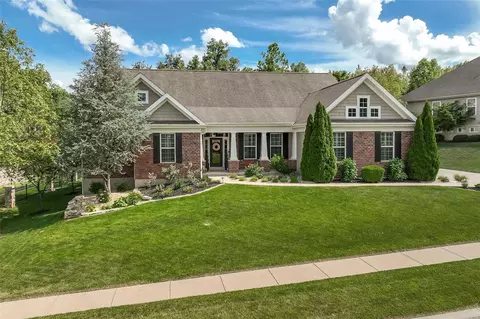 200 Toussaint Landing Dr, O'fallon, MO 63368