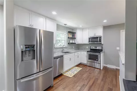 Kitchen - 142 Corral Trl, Ellisville, MO 63011 photo 2 of 3