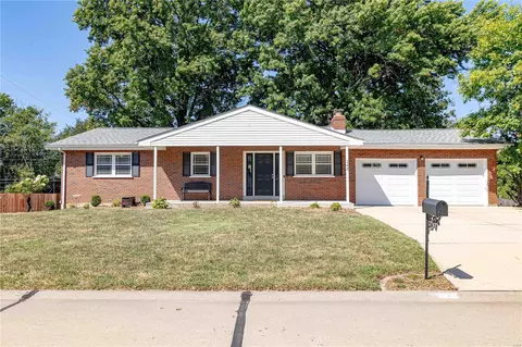 142 Corral Trl, Ellisville, MO 63011