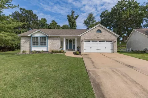 4120 Bridgeton Meadows Ct, Bridgeton, MO 63044