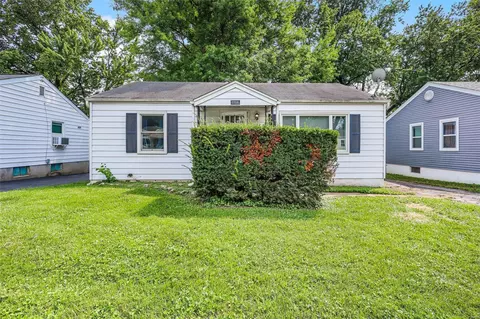 9708 Lilly Jean Dr, Saint Louis, MO 63134