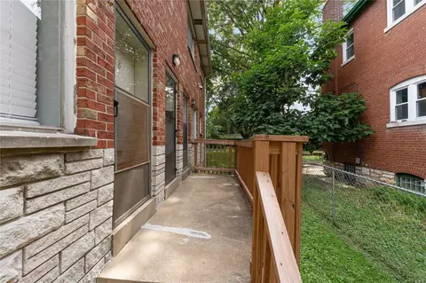 218 Bellerive Blvd, Saint Louis, MO 63111