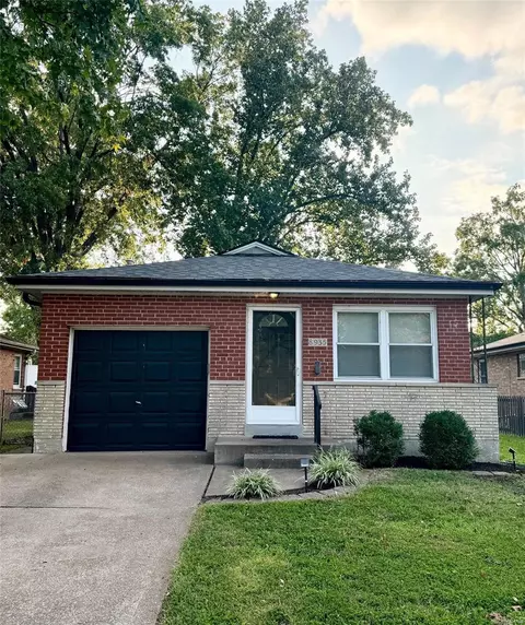 8935 Eden Ave, Saint Louis, MO 63123