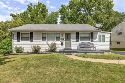 5909 Staely Ave, Saint Louis, MO 63123