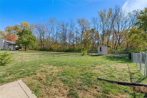 886 S Whispering Brook Ct, O'fallon, MO 63366 photo 25