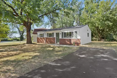 19 Foster Ln, Wentzville, MO 63385