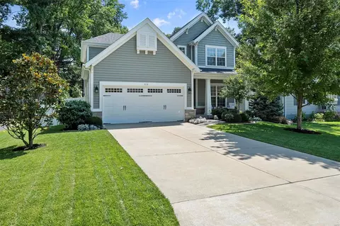 512 Coverdale Ln, Kirkwood, MO 63122