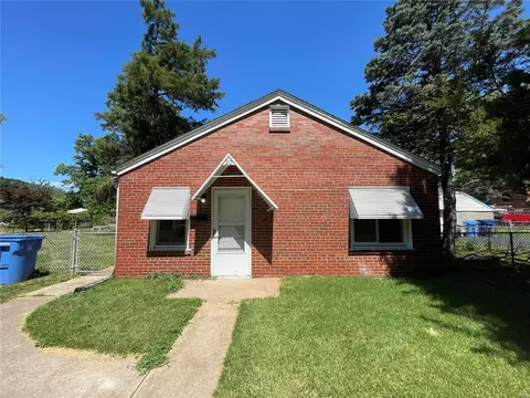 20 Charlotte Dr, Florissant, MO 63031