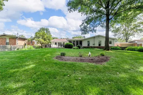324 Algonquin Dr, Ballwin, MO 63011 photo 5