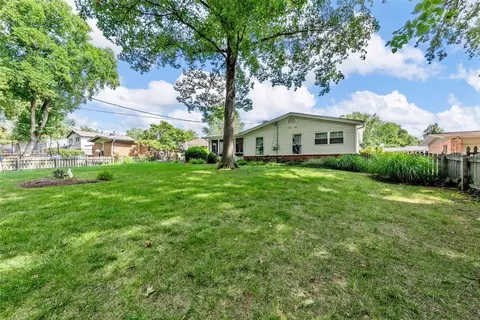 324 Algonquin Dr, Ballwin, MO 63011 photo 7