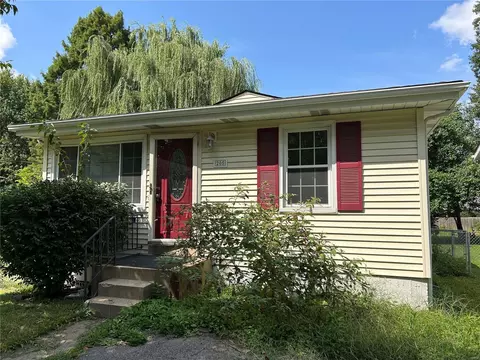 205 Barto Dr, Saint Louis, MO 63135