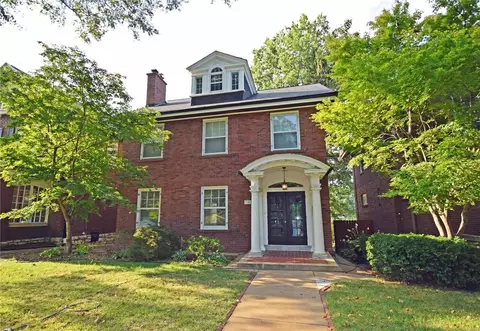 7140 Pershing, University City, MO 63130
