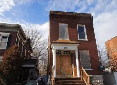 2003 E College Ave, Saint Louis, MO 63107