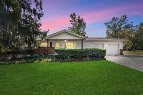 3 Burl Dr, Saint Peters, MO 63376