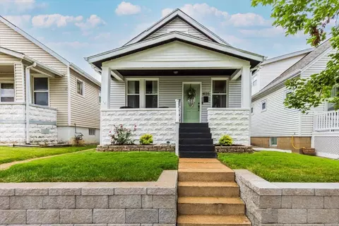 4135 Bowen St, Saint Louis, MO 63116