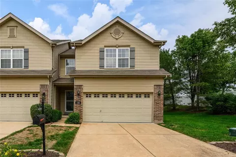1303 Millbay Ct, Saint Louis, MO 63129