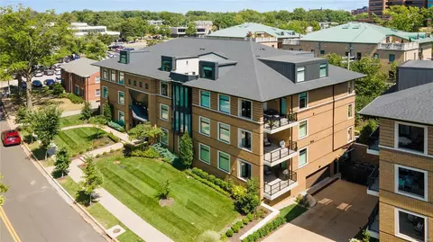 51 Topton Way #302, Clayton, MO 63105