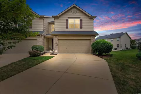 18 Country Heights Ct, Lake Saint Louis, MO 63367