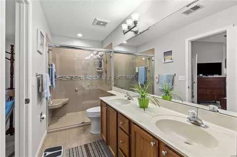 Bath - 1702 Hemingway Ln #D, Weldon Spring, MO 63304 photo 1 of 2