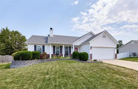 5 Broken Lance Ct, O'fallon, MO 63366