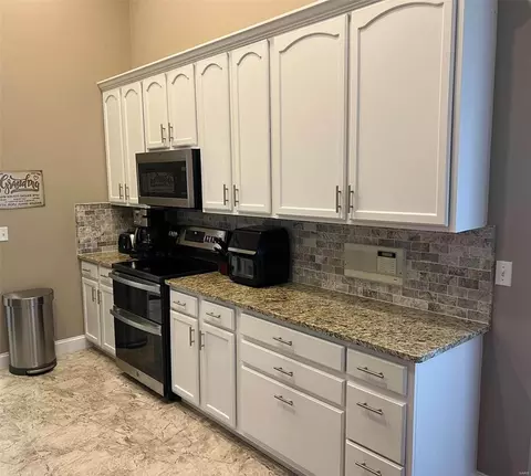 Kitchen - 1414 Garnet Dr, O'fallon, MO 63366 photo 1 of 4