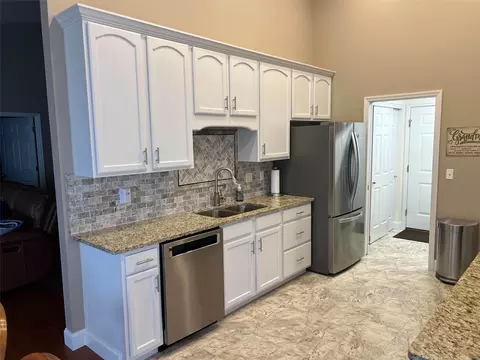 Kitchen - 1414 Garnet Dr, O'fallon, MO 63366 photo 2 of 4