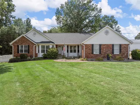 2075 Farris County Rd, Foristell, MO 63348