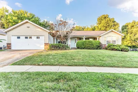 1022 Patience Dr, Florissant, MO 63034