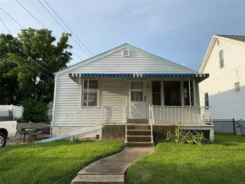 6453 Marquette Ave, Saint Louis, MO 63139