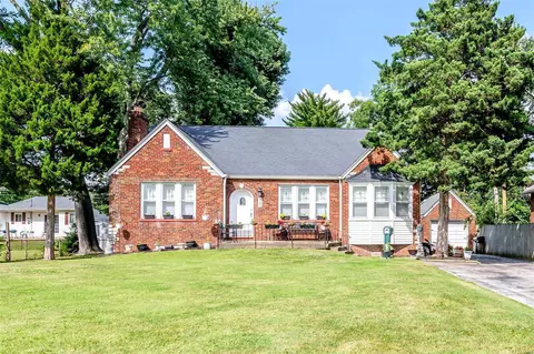 935 Keeven Ln, Florissant, MO 63031