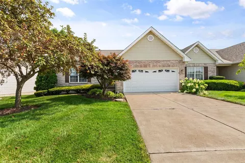 4 Piepers Glen Ct, O'fallon, MO 63366