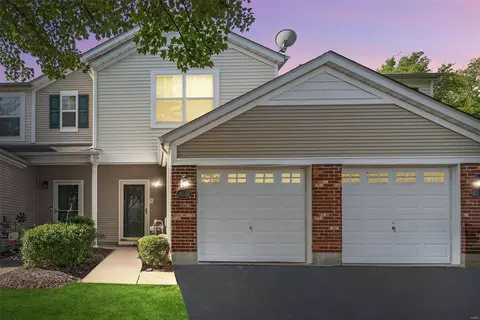 4861 Heritage Heights Cir, Hazelwood, MO 63042