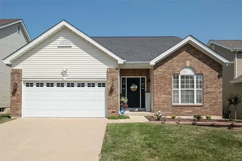 226 Greengate Dr, Lake Saint Louis, MO 63367