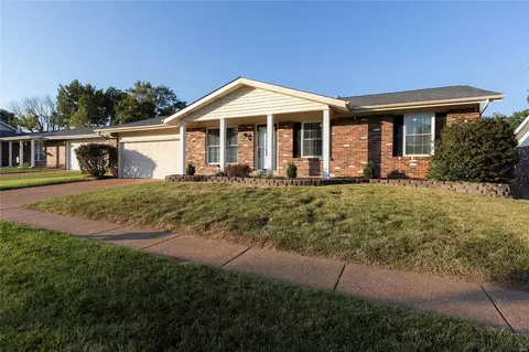 2309 Broken Horse Ln, Saint Louis, MO 63129