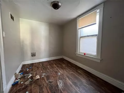 Bedroom - 4530 Greer Ave, Saint Louis, MO 63115 photo 2 of 2