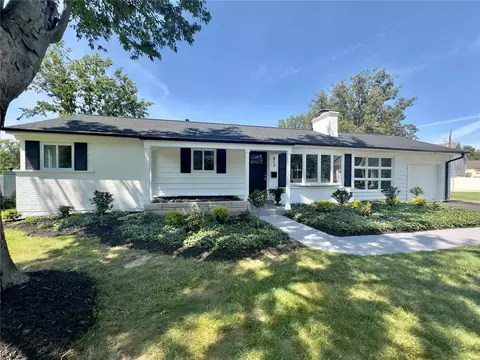 913 Thornberry Ln, Kirkwood, MO 63122