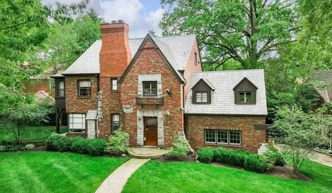 7400 Oxford Dr, Clayton, MO 63105