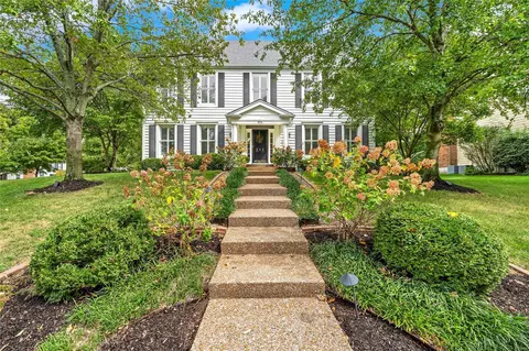 856 Stable Ridge Ln, Saint Louis, MO 63122