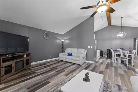 Entry Way - 248 Birmingham Dr, O'fallon, MO 63366 photo 1 of 4