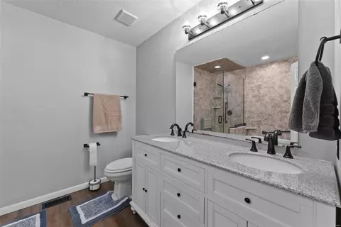 Bath - 248 Birmingham Dr, O'fallon, MO 63366 photo 2 of 4