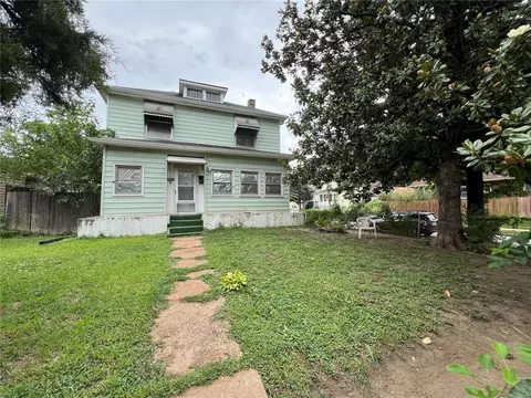 2118 Mccausland Ave, Saint Louis, MO 63143
