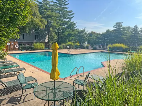 12824 Portulaca Dr #K, Saint Louis, MO 63146