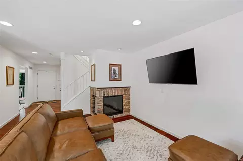 Living - 1521 Autumn Leaf Dr, Ballwin, MO 63021 photo 3 of 4