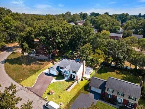 View/Area - 200 Spring Oaks Dr, Ballwin, MO 63011 photo 1 of 3
